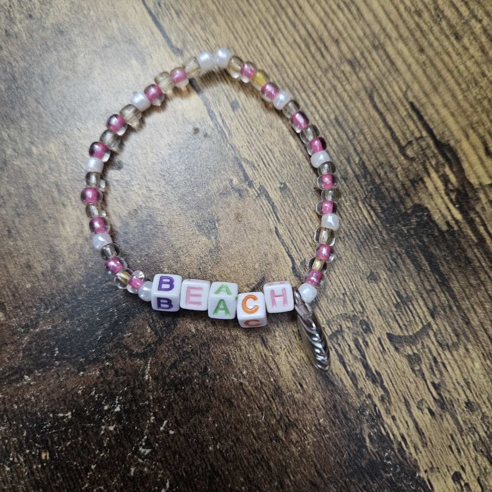 Pink and White Beaded Stretch Bracelet with 'BEACH' Letters